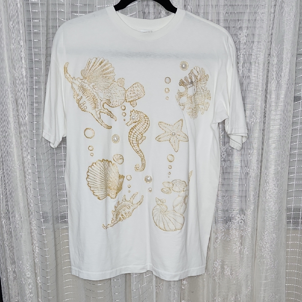White Vintage 90's Puff Paint & Pearls Fish Graphic Tee Shirt Streetwear SzXL